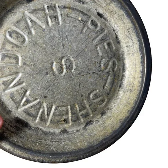 VINTAGE "Shenendoah Pies" Set of 2 - 9" Pie Tins - Picture 7 of 9